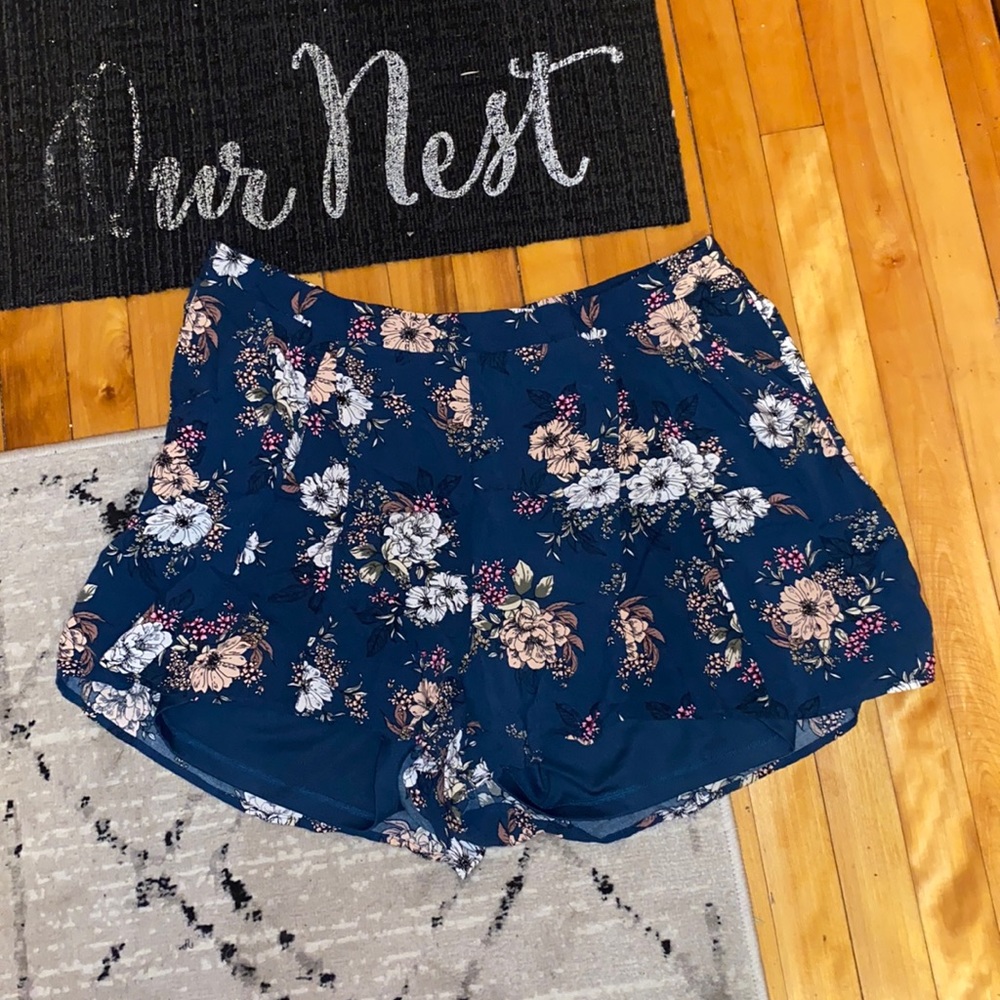 Torrid Formal Shorts Size 2X
